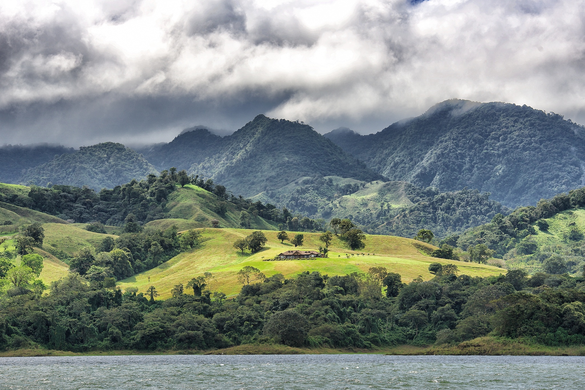 lago arenal